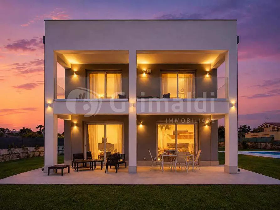 Immagine 16 di Villa in affitto  a Siracusa