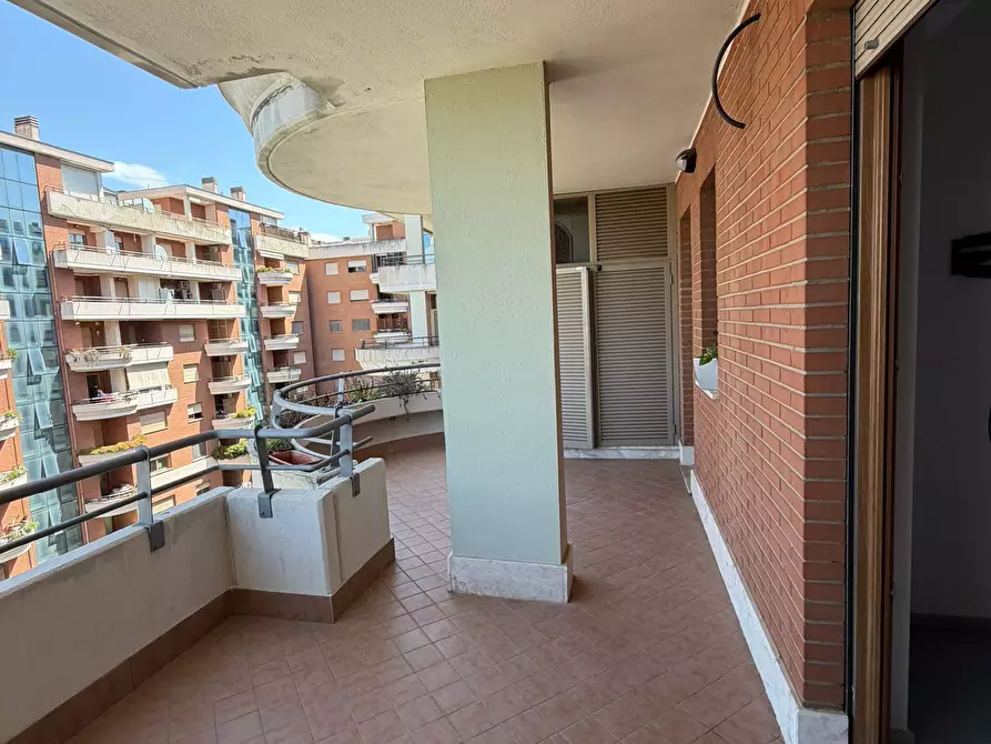 Immagine 5 di Appartamento in vendita  in Via Francesco Menzio a Roma