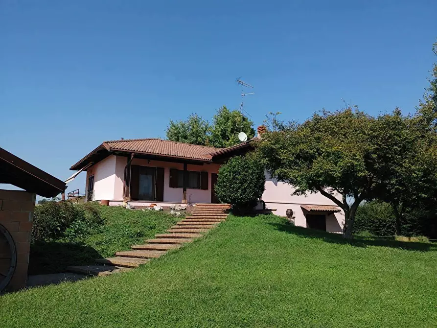 Immagine 1 di Casa indipendente in vendita  in Piazzale Felice Dardano 24a a Villata