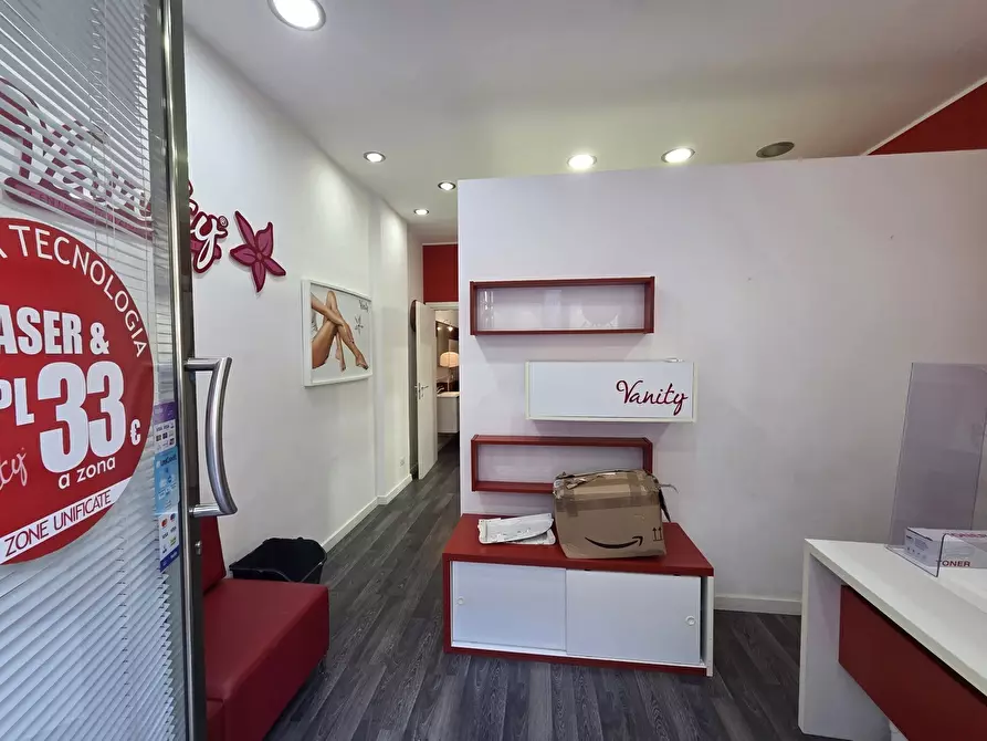 Immagine 13 di Locale commerciale in vendita  in Via Giordano Bruno 75/g a Messina