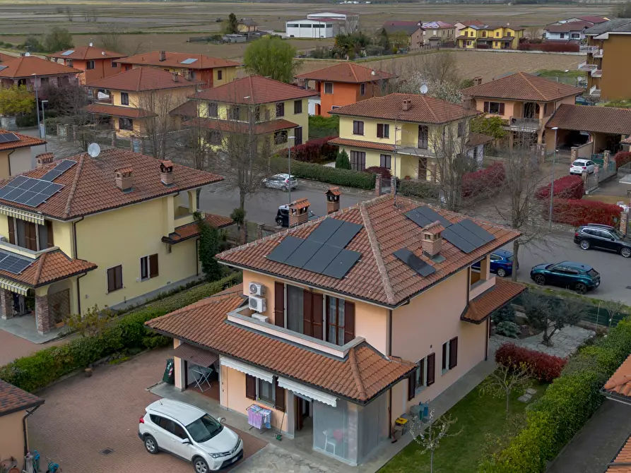 Immagine 33 di Villa in vendita  in Via Giovanni Falcone 5 a Stroppiana