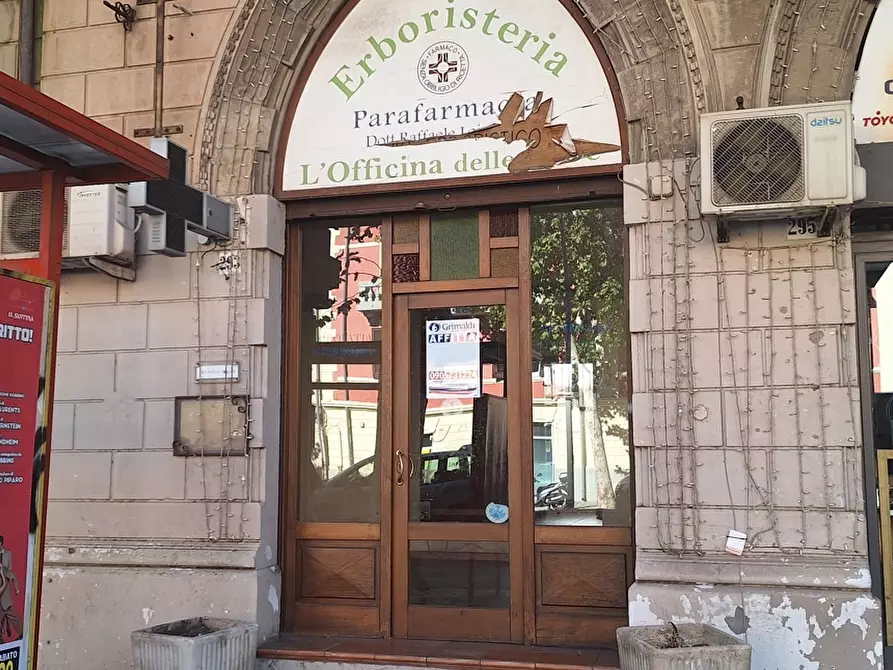 Immagine 6 di Locale commerciale in affitto  in Via Garibaldi 293 a Messina