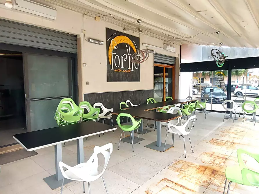 Immagine 5 di Locale commerciale in vendita  in Viale Porta Pia 5 a Brindisi