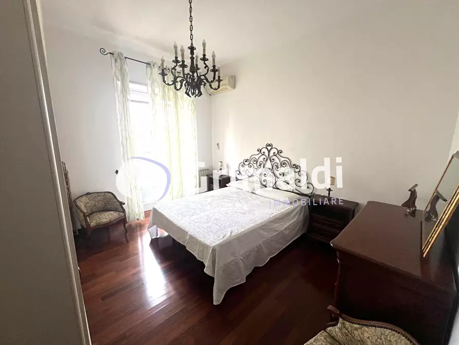 Immagine 7 di Trilocale in vendita  in Via Alessandro di Gifflenga 7 a Vercelli