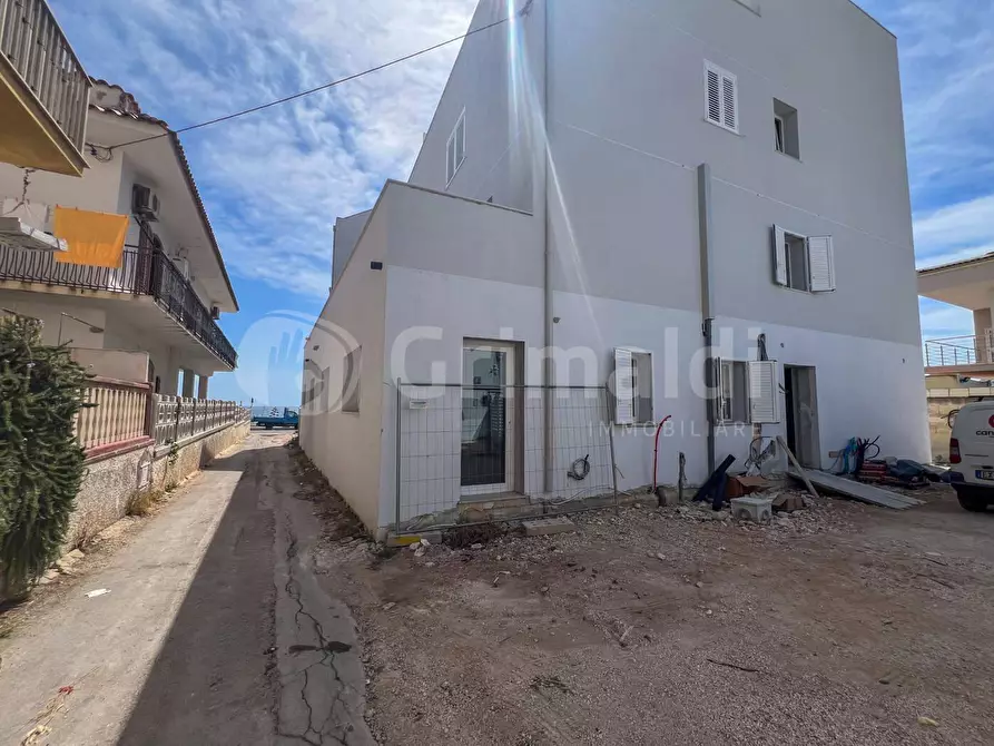 Immagine 2 di Appartamento in vendita  in Via Aldo Moro 83 a Avola