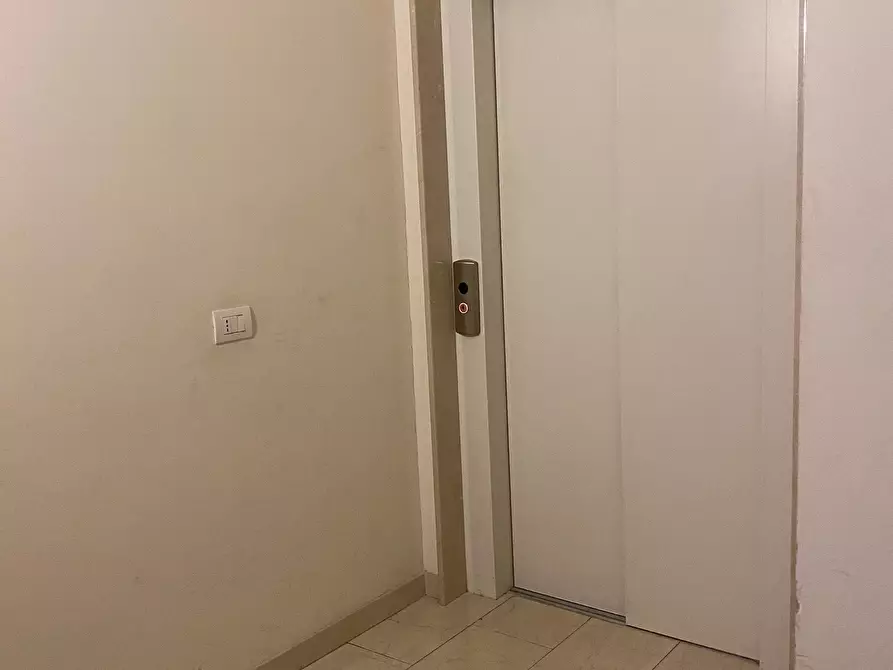 Immagine 17 di Quadrilocale in vendita  in Via XX Settembre 5 a Como