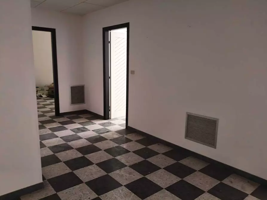 Immagine 10 di Ufficio in vendita  in Via Carmine 44 a Brindisi