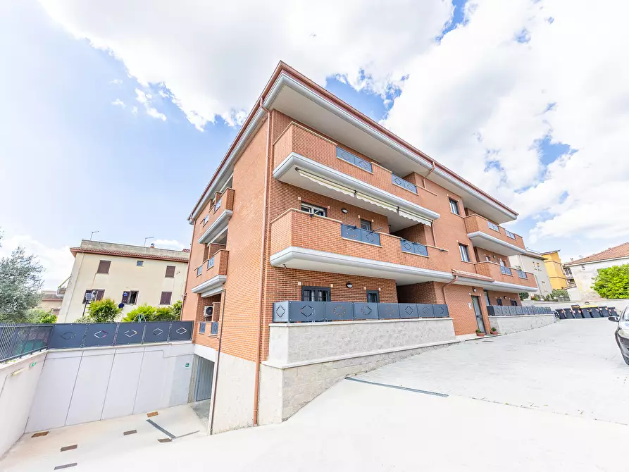 Immagine 11 di Trilocale in vendita  a Marino