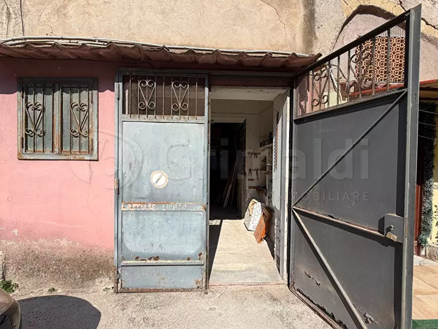 Immagine 8 di Casa indipendente in vendita  a Giugliano In Campania