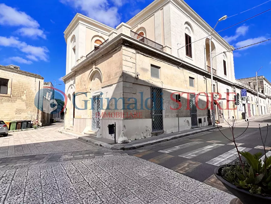 Immagine 1 di Locale commerciale in affitto  in Via Chiurlia 2 a Lizzanello