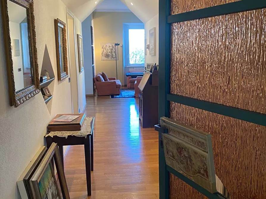 Immagine 10 di Quadrilocale in vendita  a Brunate