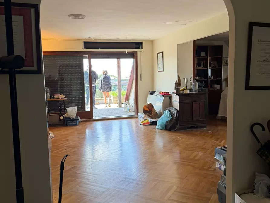 Immagine 9 di Attico in vendita  in Via dei Gandolfi a Roma