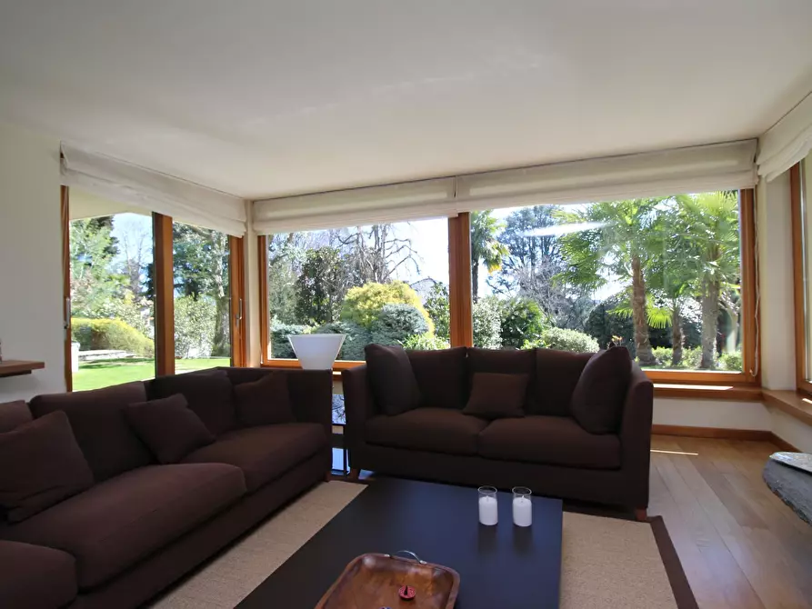 Immagine 10 di Villa in vendita  a Inverigo