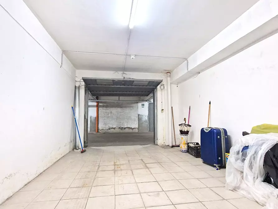 Immagine 13 di Garage in vendita  in Via Urelio Nicolodi 25 a Avellino