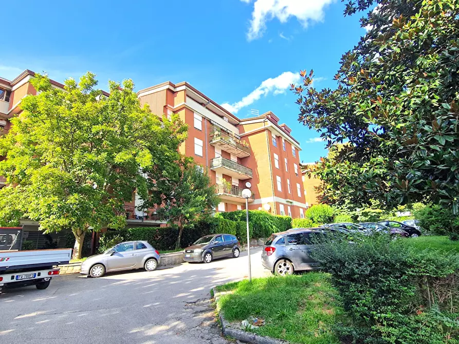 Immagine 25 di Pentalocale in vendita  in Via Antonio Annarumma 35 a Avellino