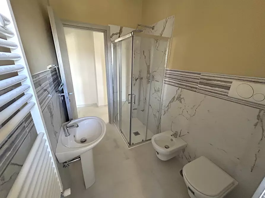 Immagine 26 di Quadrilocale in vendita  in Via Tagliamento 165 a Avellino