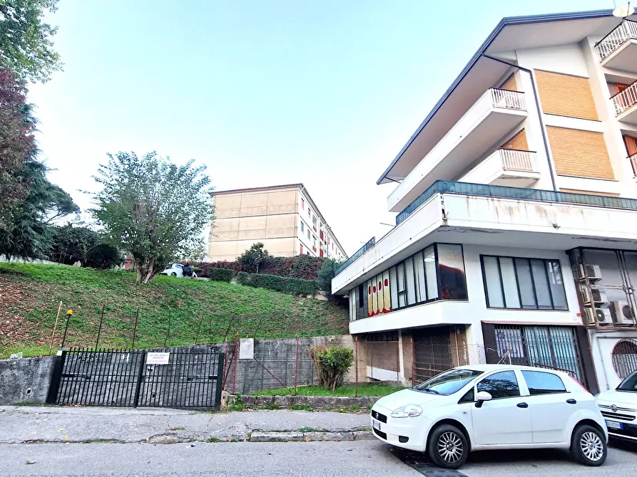 Immagine 3 di Garage in vendita  in Via Urelio Nicolodi 25 a Avellino