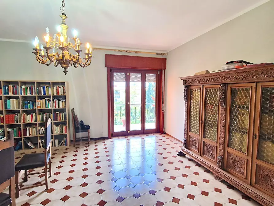 Immagine 12 di Pentalocale in vendita  in Via Antonio Annarumma 35 a Avellino