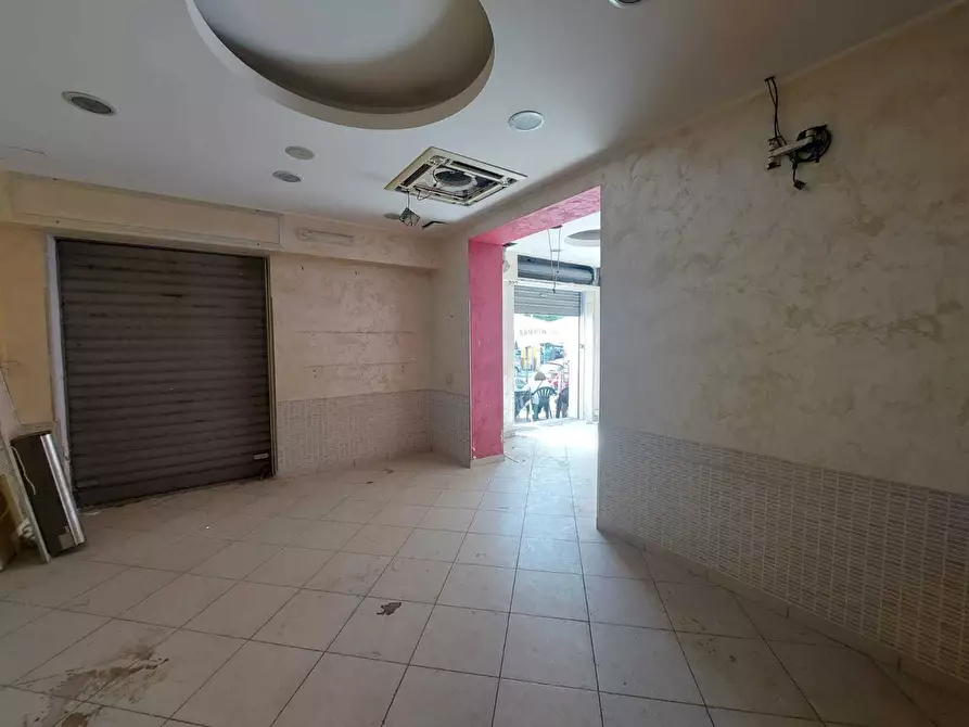 Immagine 9 di Locale commerciale in vendita  in Via Pietro Bembo 2 a Roma