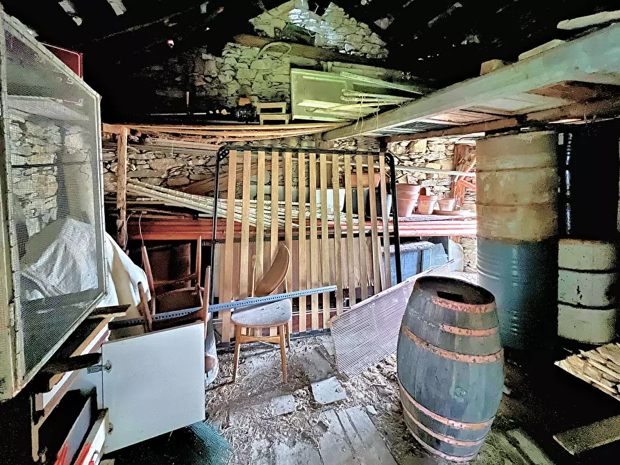 Immagine 6 di Magazzino in vendita  in Frazione Capreno a Sori