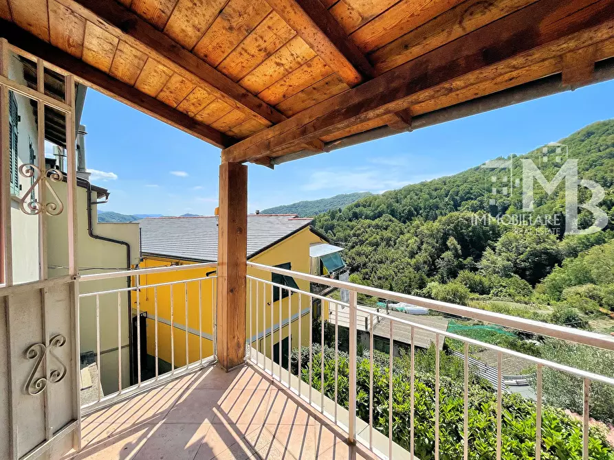 Immagine 10 di Casa semindipendente in vendita  in Frazione Pannesi 107 a Lumarzo