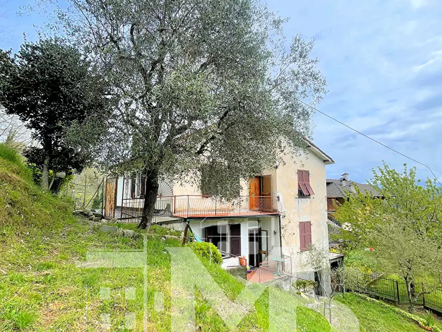 Immagine 4 di Casa bifamiliare in vendita  in Frazione Pannesi 41 a Lumarzo