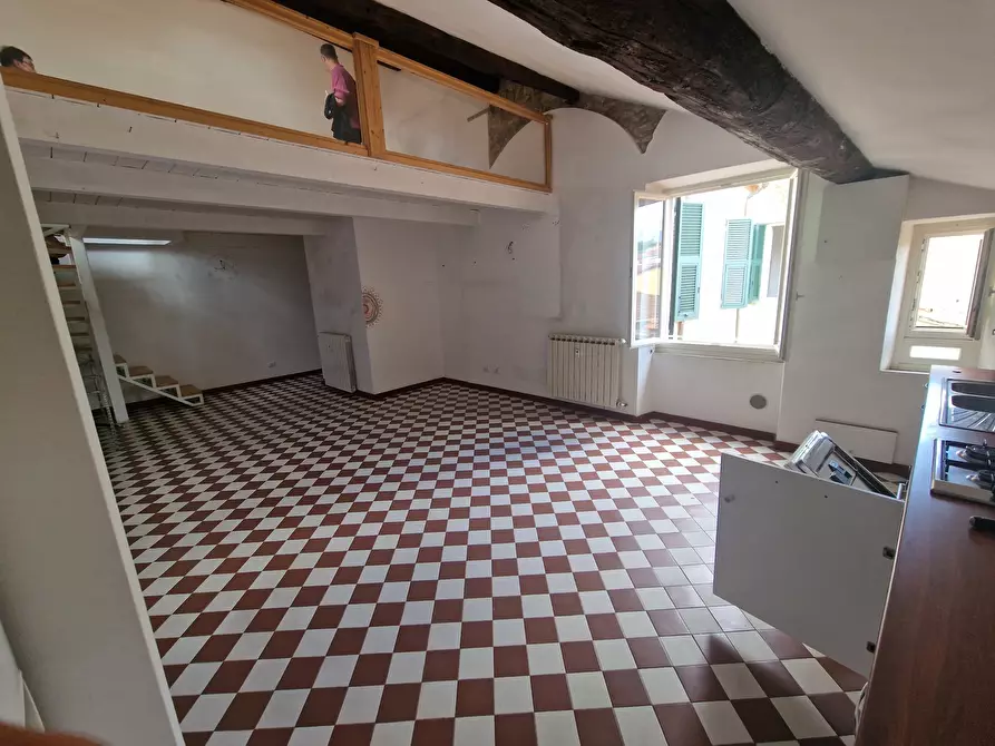 Immagine 37 di Quadrilocale in affitto  a Sarzana