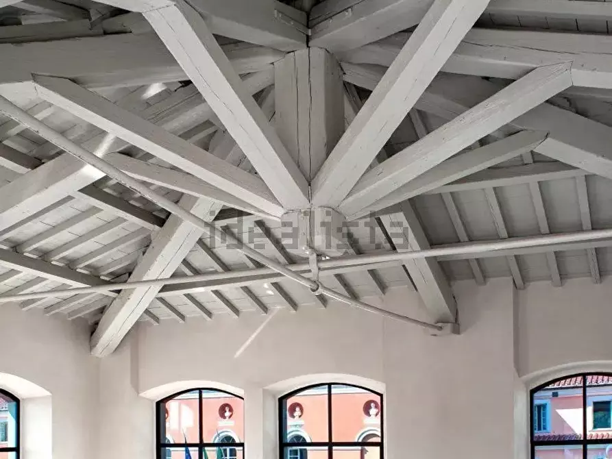 Immagine 13 di Loft/Open space in vendita  a Sarzana