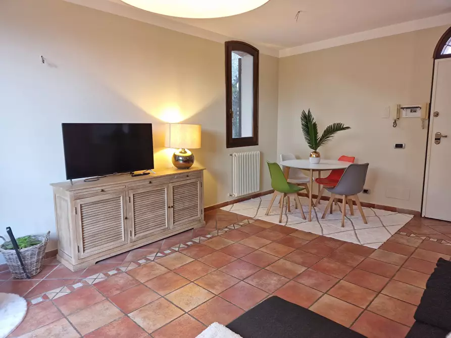 Immagine 2 di Trilocale in affitto  in SS432 75 a Ameglia