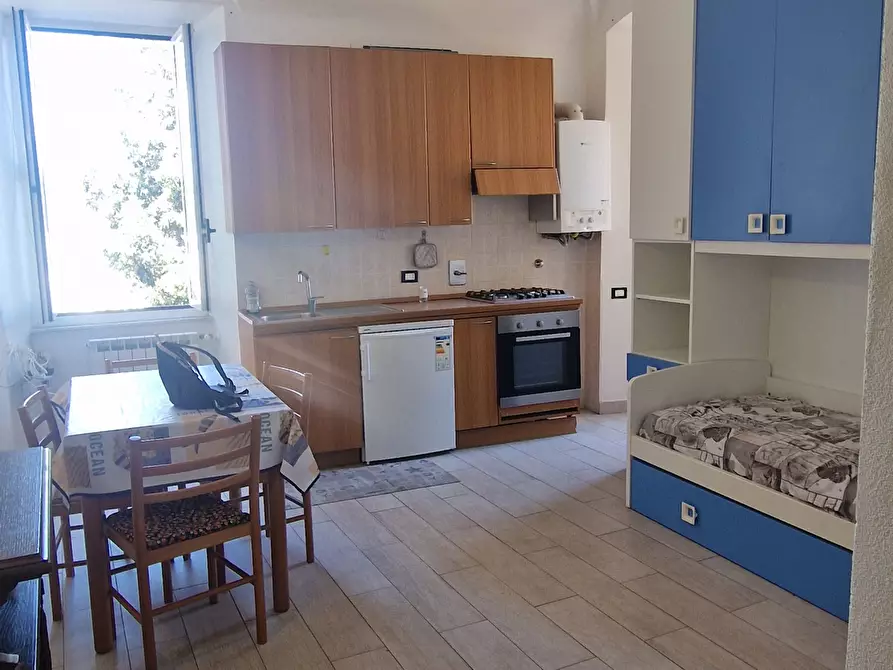 Immagine 1 di Monolocale in affitto  in Via Sebastiano Biaggini 1 a Lerici