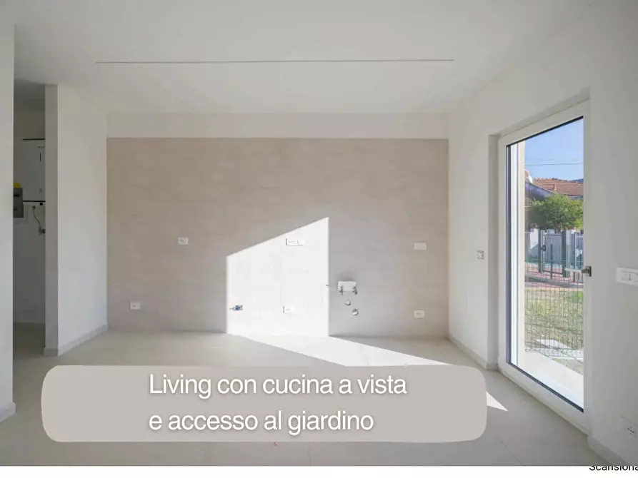 Immagine 3 di Bilocale in vendita  a Sarzana