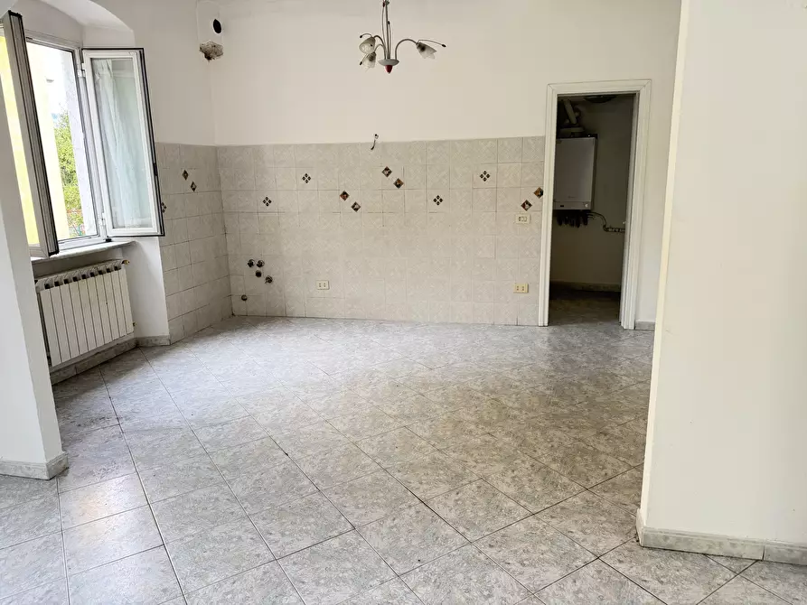 Immagine 3 di Appartamento in vendita  in Viale Giuseppe Mazzini a Sarzana