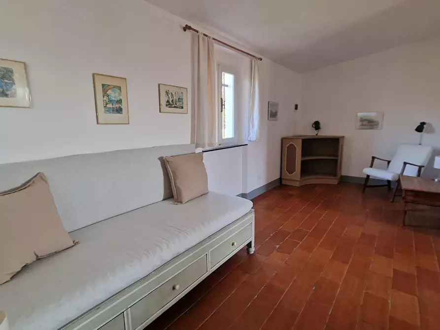 Immagine 16 di Bilocale in affitto  a Sarzana