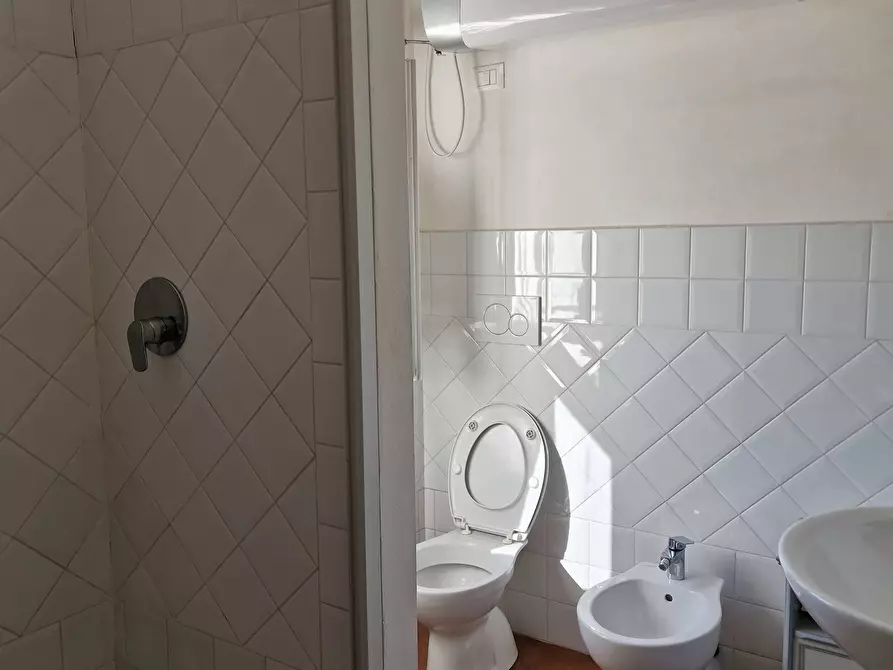 Immagine 6 di Bilocale in affitto  a Sarzana