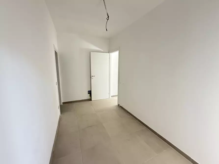 Immagine 11 di Trilocale in affitto  a Sarzana