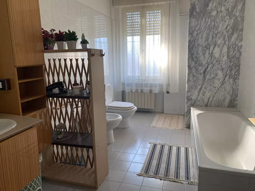 Immagine 10 di Casa indipendente in vendita  a Sarzana