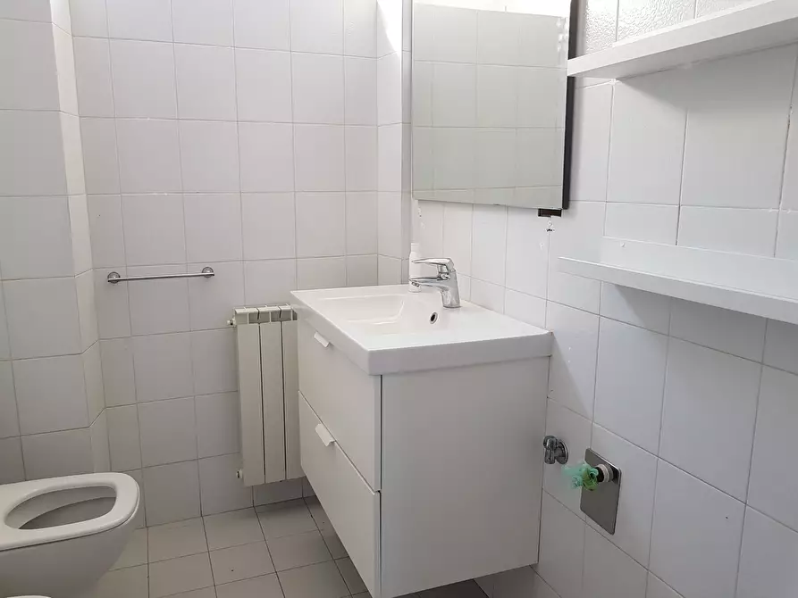 Immagine 12 di Quadrilocale in affitto  a Sarzana