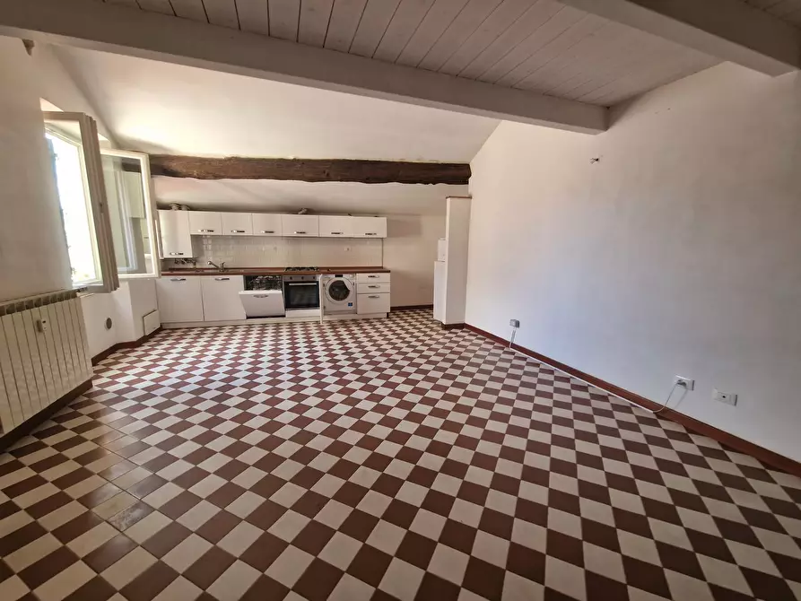 Immagine 47 di Quadrilocale in affitto  a Sarzana