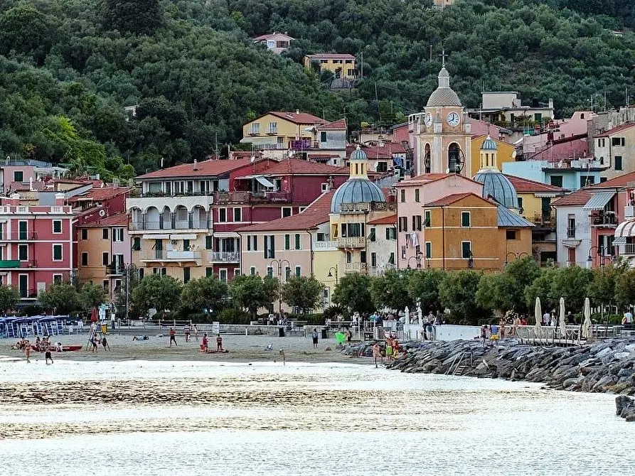 Immagine 2 di Albergo/B&B/Residence in vendita  a Lerici