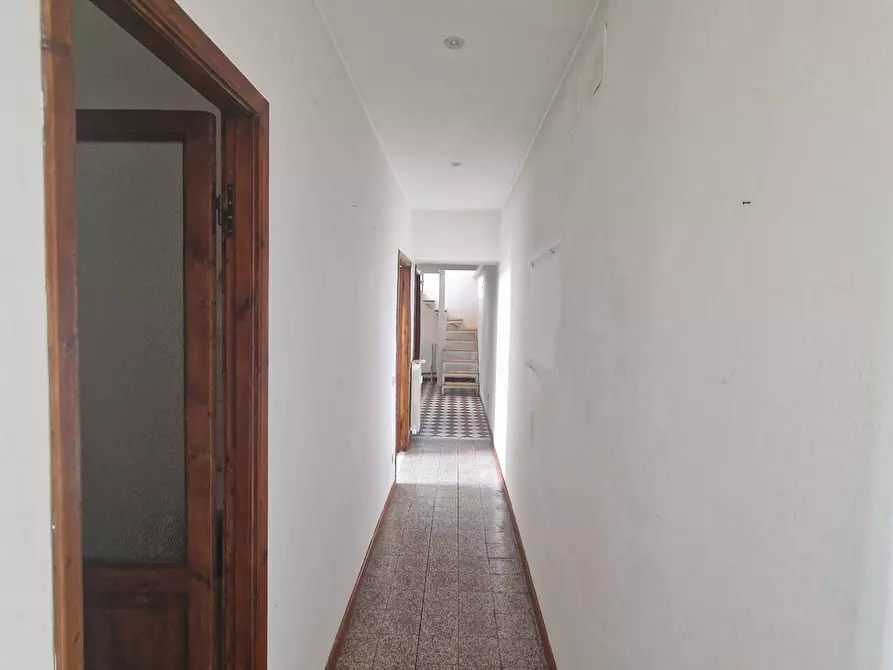 Immagine 25 di Quadrilocale in affitto  a Sarzana