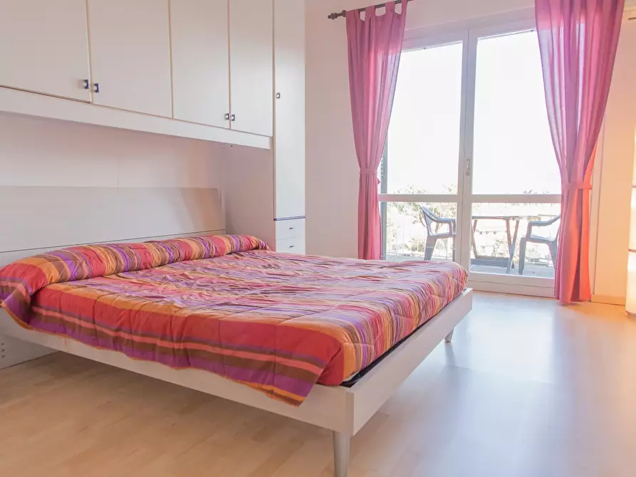 Immagine 9 di Bilocale in vendita  a Sarzana