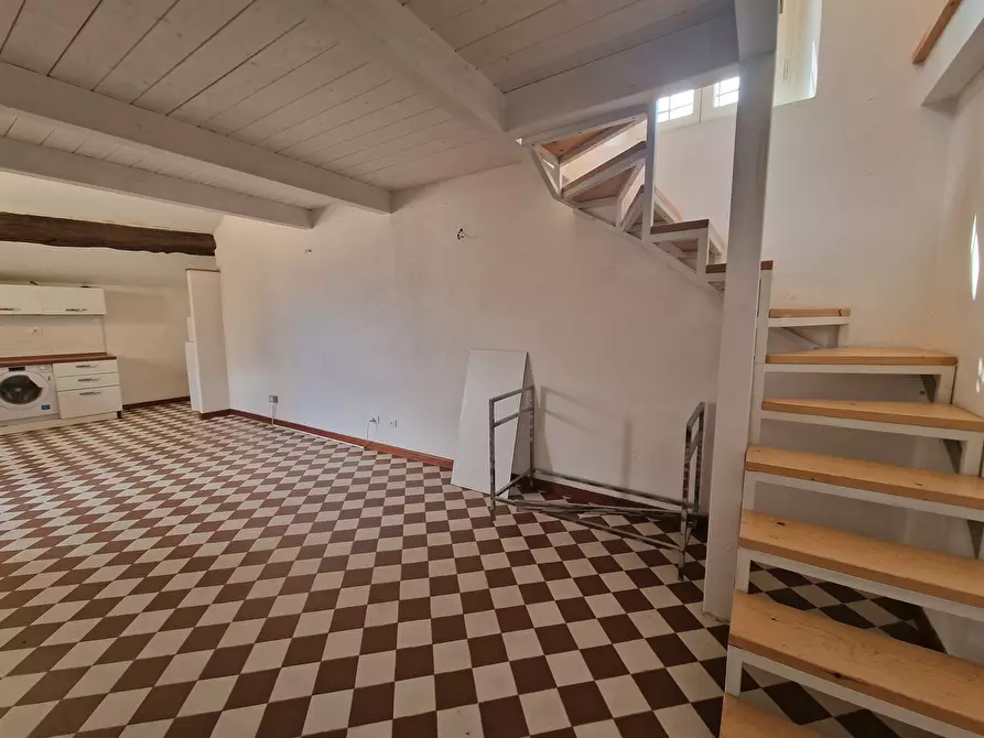 Immagine 57 di Quadrilocale in affitto  a Sarzana