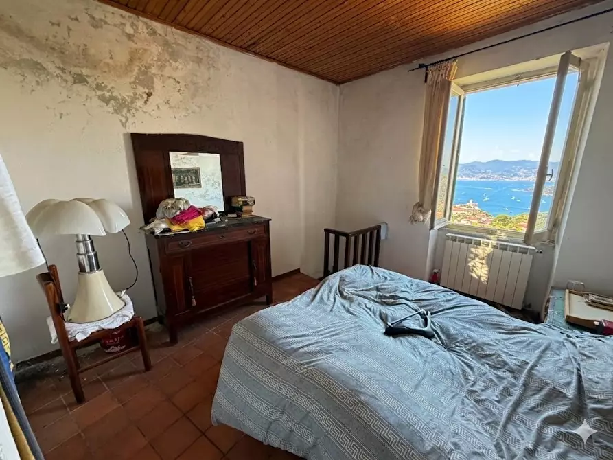 Immagine 6 di Trilocale in vendita  a Lerici