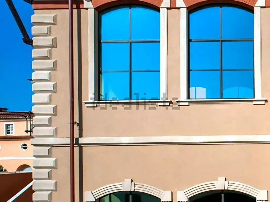 Immagine 6 di Loft/Open space in vendita  a Sarzana