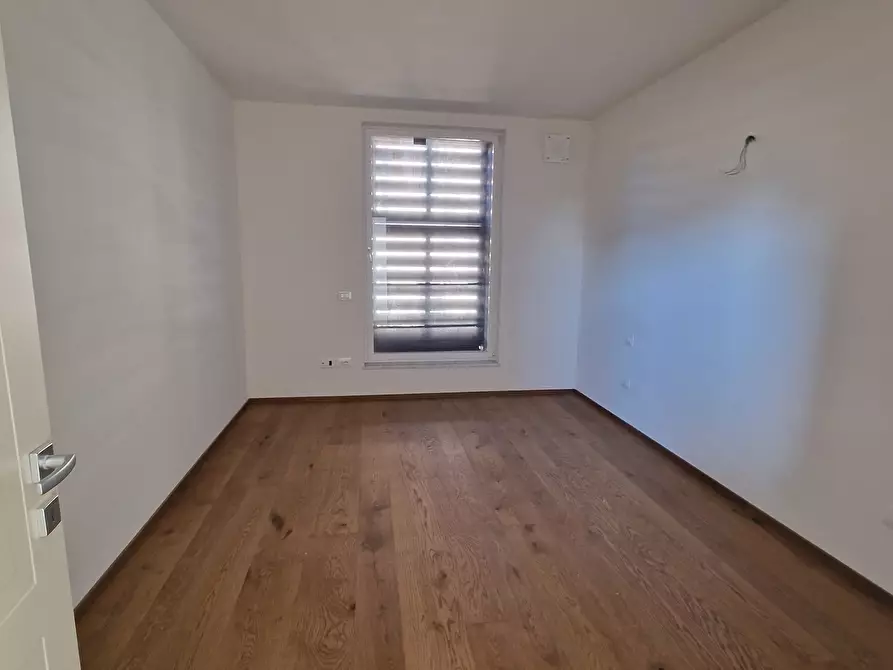 Immagine 11 di Quadrilocale in vendita  a Sarzana