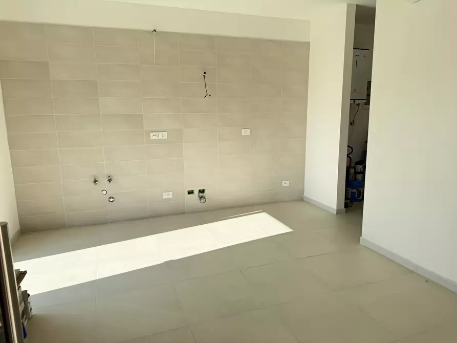 Immagine 9 di Bilocale in vendita  a Sarzana