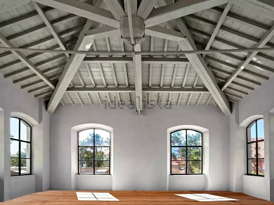 Immagine 9 di Loft/Open space in vendita  a Sarzana
