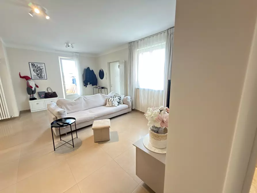 Immagine 5 di Pentalocale in vendita  in Via dei Molini a Sarzana