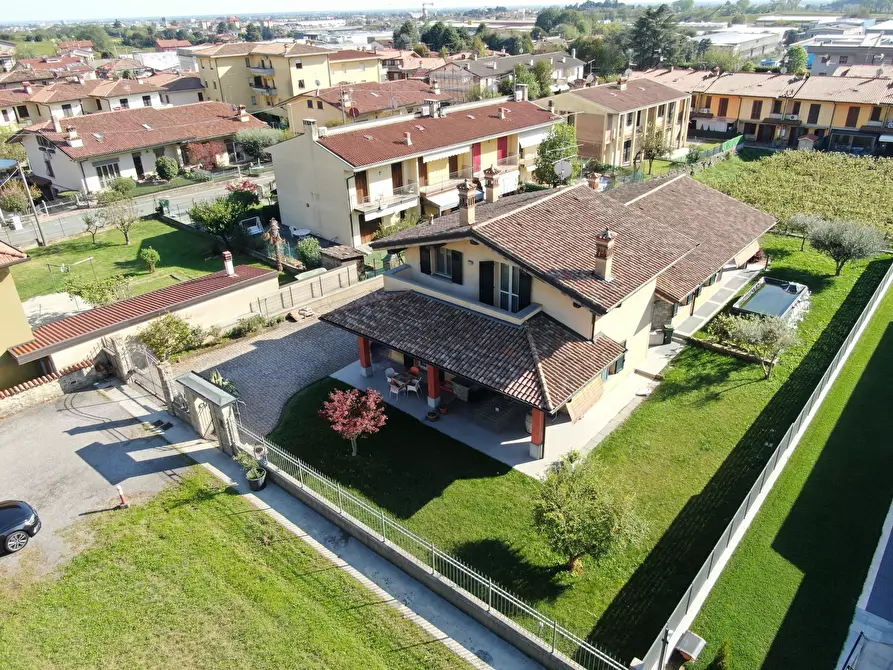 Immagine 3 di Villa in vendita  in Via Crocefisso 60G a Erbusco