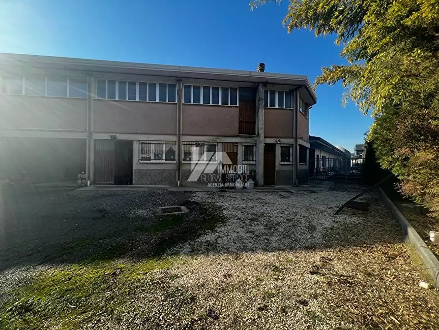 Immagine 8 di Laboratorio in vendita  in via carabioli a Cellatica